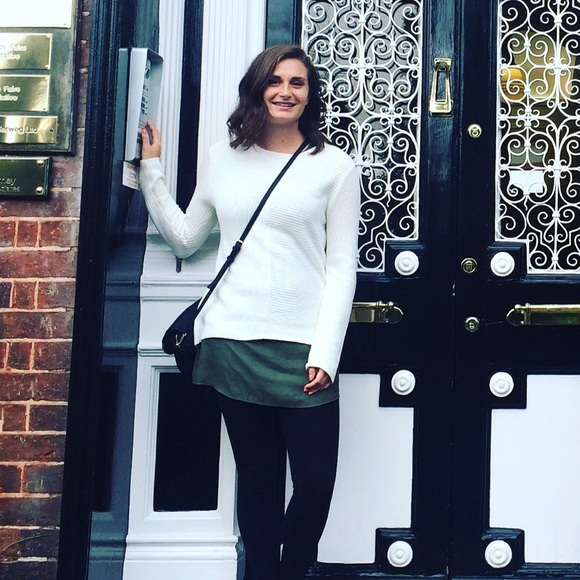 Meet your Posher, Gretta - Picture 2 of 2