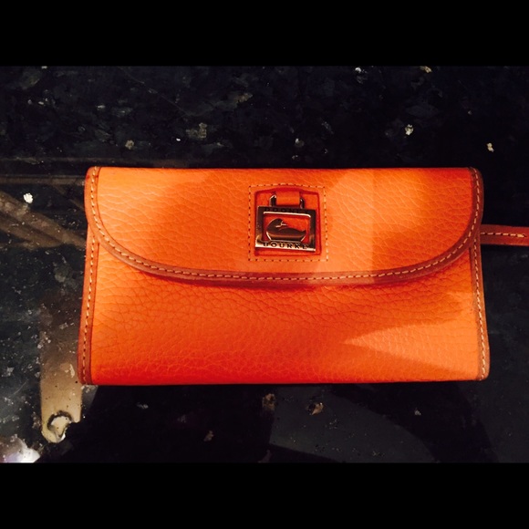 Dooney & Bourke Pebble Leather Continental Wallet