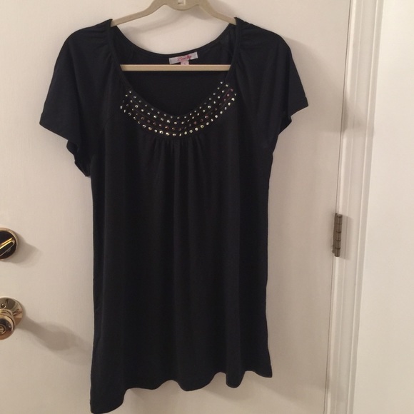 Butterfly sleeve top with embellished neck