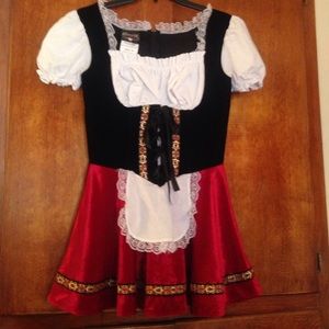 Cute & sexy "Deluxe Beer Garden Girl" costume