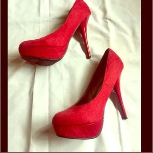 Comfy Red Pumps 👠