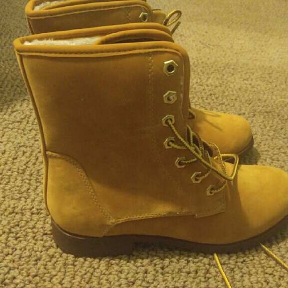 Boots - Picture 2 of 4