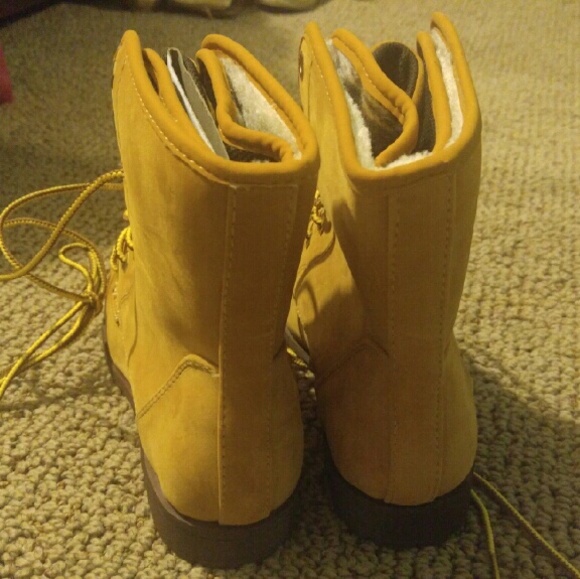 Boots - Picture 3 of 4