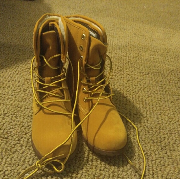 Boots - Picture 4 of 4