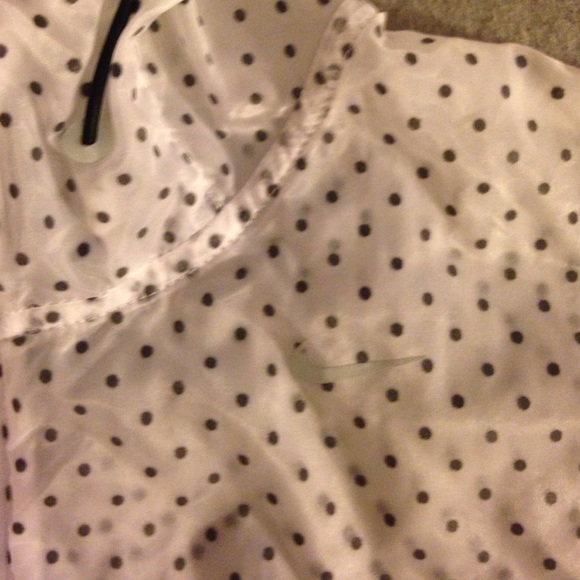 Nike Run Jacket. - Picture 3 of 4