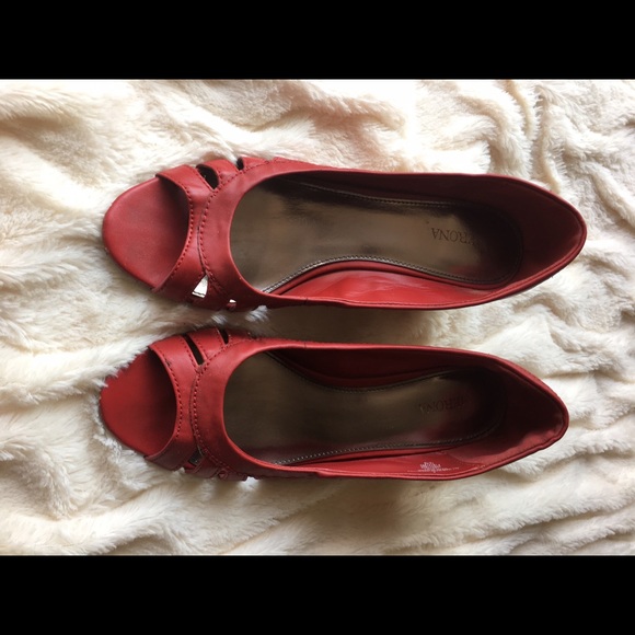 Red Wedges - Picture 2 of 3