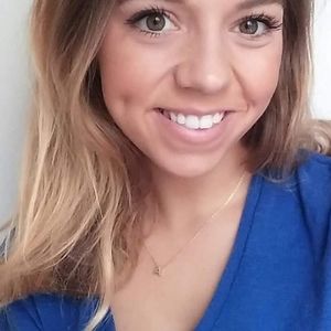 Meet your Posher, Alexis