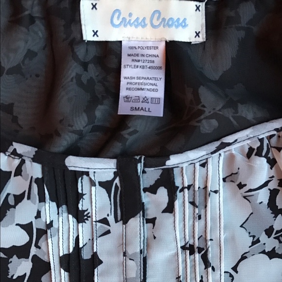 Francescas Criss Cross Top - Picture 3 of 3