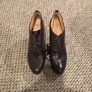 Circa Joan & David Luxe