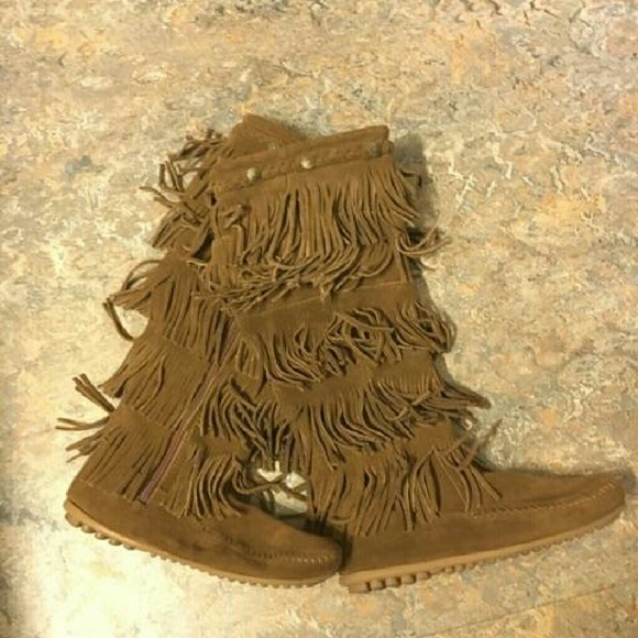 5 layer Minnetonka fringe boots