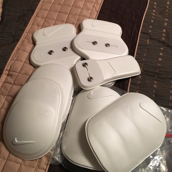 Nike football replacement pads 🌟brand new !