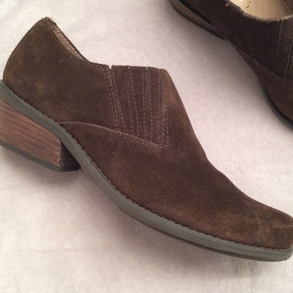 Brown ankle Bootie - Picture 4 of 4