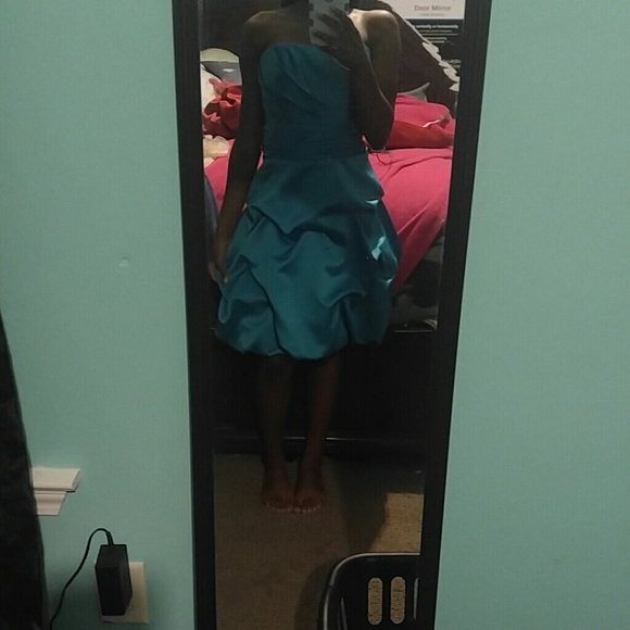 Formal wear dress - Picture 1 of 3