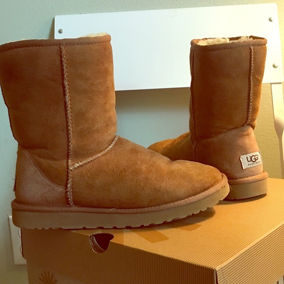 RESERVED Classic chestnut ugg boots