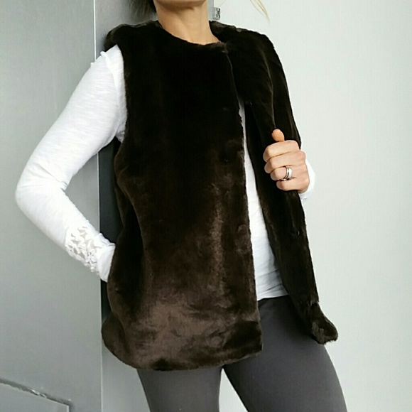 🚨FINAL PRICE CUT 1HR🚨MICHAEL KORS faux mink vest - Picture 2 of 4