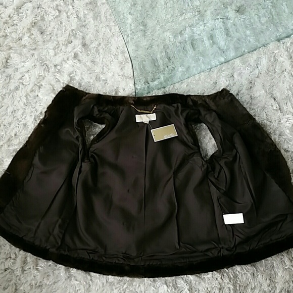 🚨FINAL PRICE CUT 1HR🚨MICHAEL KORS faux mink vest - Picture 4 of 4