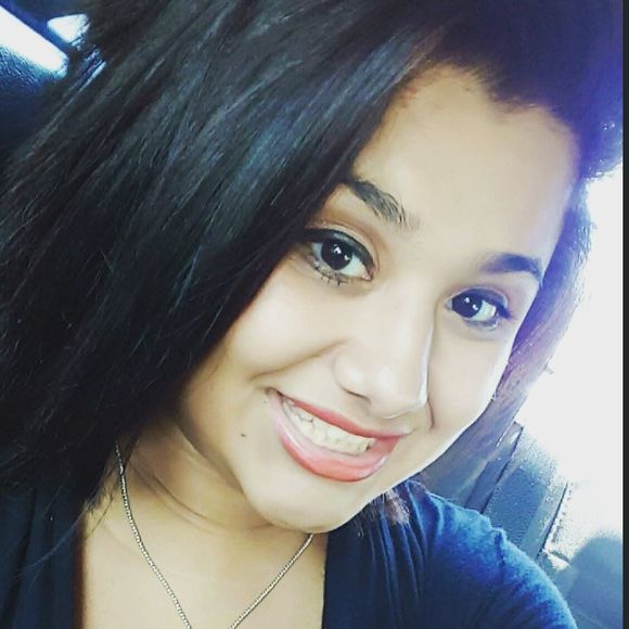 Meet your Posher, April - Picture 1 of 1