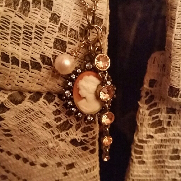 Cameo with crystals and Pearl on bronze necklace
