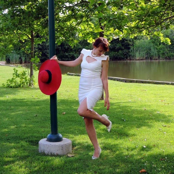 Dress - Picture 3 of 3