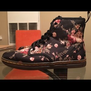 Dr. Martens Floral boots