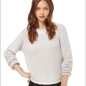 Aritzia merino wool sweater in great condition