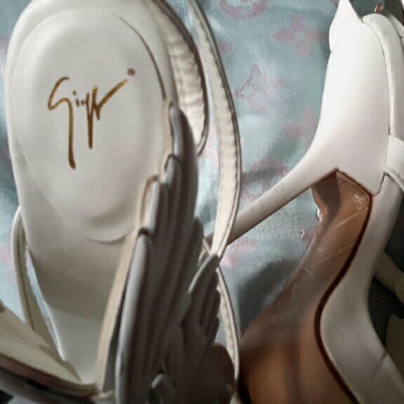 Giuseppe Zanotti white wing heels