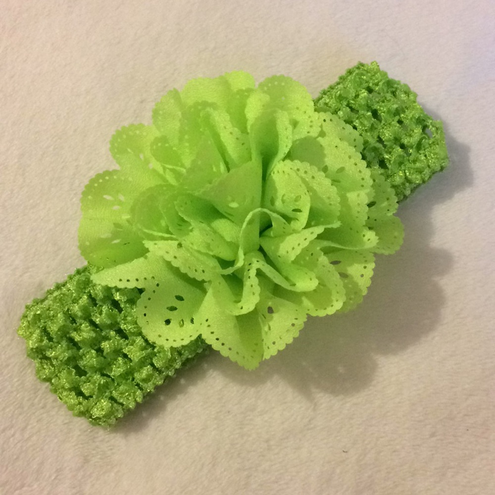 Beautiful crochet band with flower detail