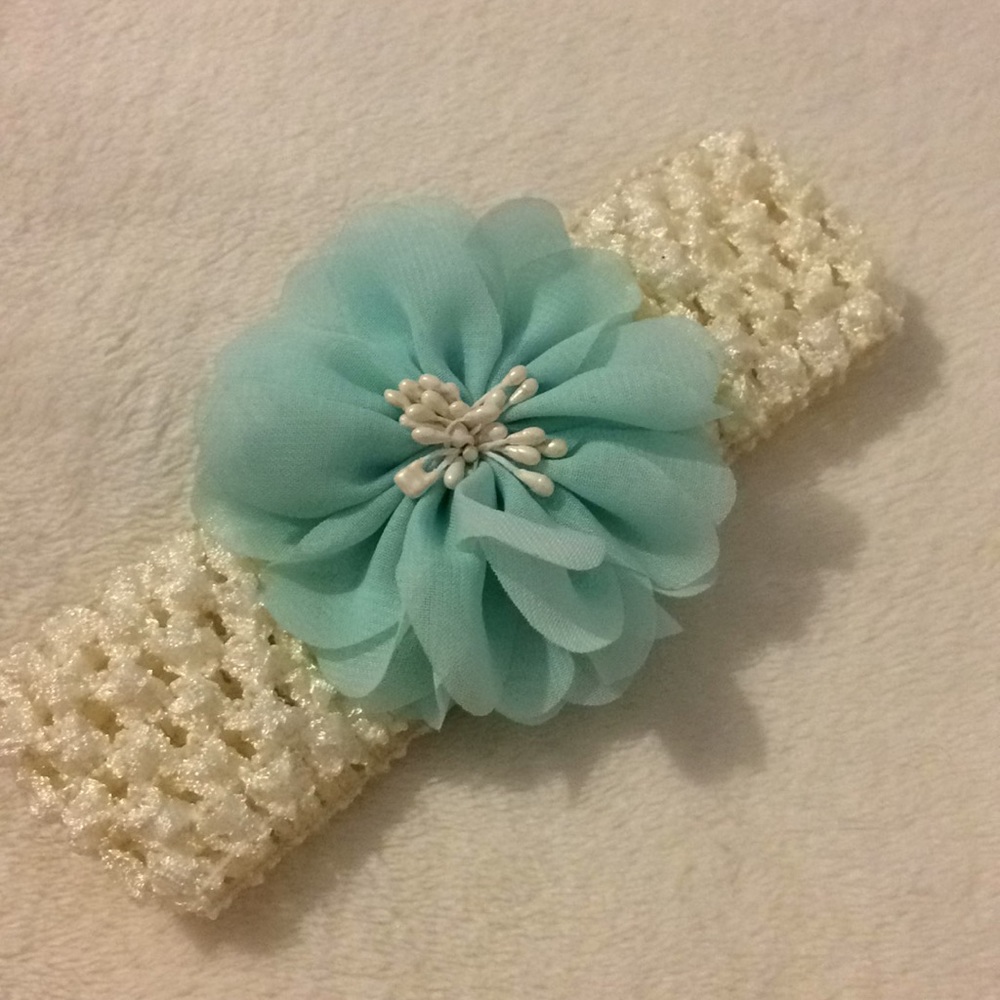 Crochet band with flower detail
