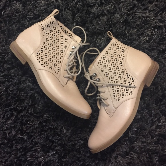 Lucky Brand Shoes - Lucky brand tan booties