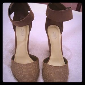 Shoes size 7M worn once