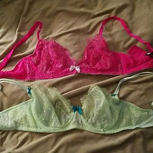 2 Lace Victoria's Secret bras 36C
