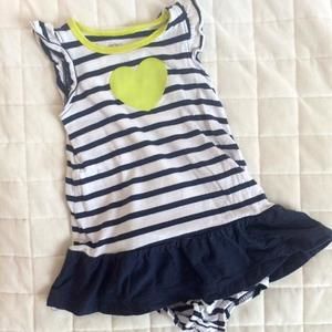 💚 Carter's dress & bloomers.