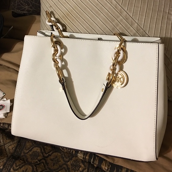 Beautiful white MK purse NWOT