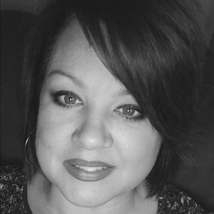 Meet your Posher, Angie