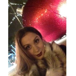 Meet your Posher, Roxanne