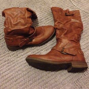 leather riding boots (matching purse)