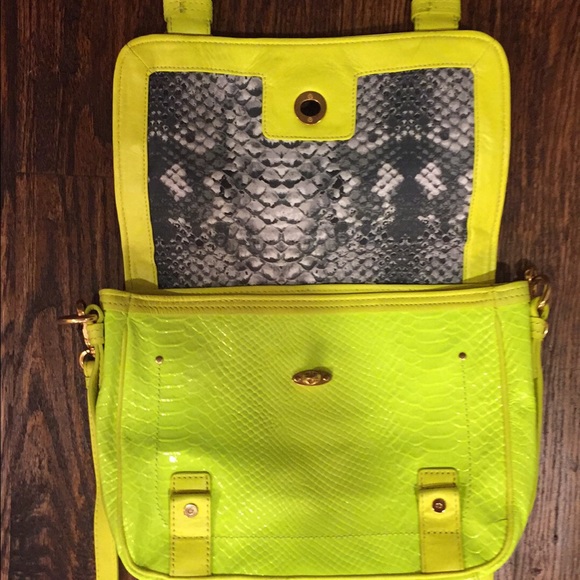 Marc Jacobs Handbag - Picture 2 of 2