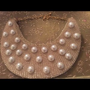 Necklace with pearls