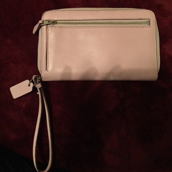Blush pink Coach wristlet - Picture 2 of 3