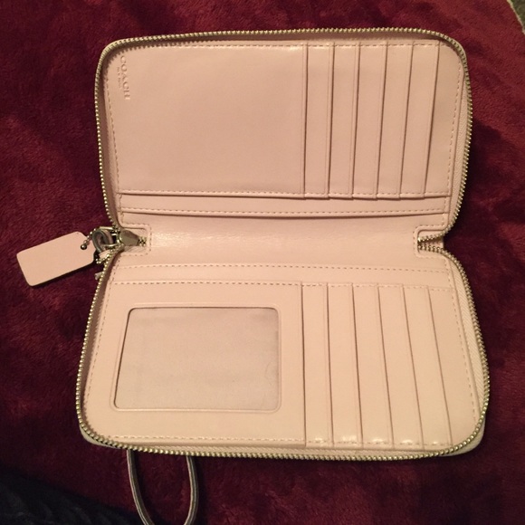 Blush pink Coach wristlet - Picture 3 of 3