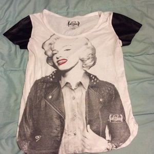 Marylin Monroe shirt