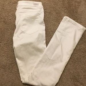 Straight leg stretchy jeans