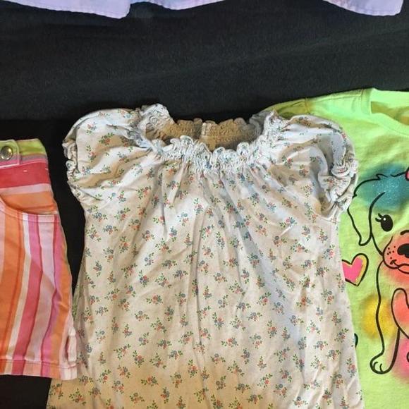 Girls 4T bundle - Picture 1 of 4