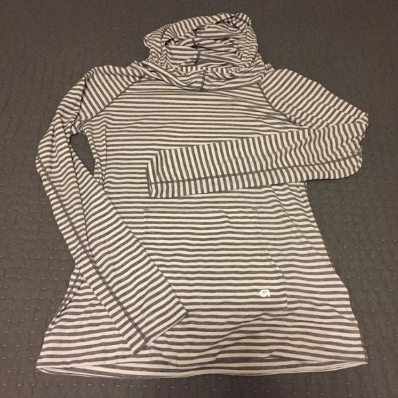 LAST CHANCE !!! GAP Hooded Pullover
