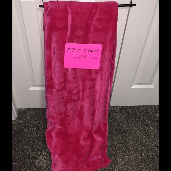 Betsey Johnson oversized throw