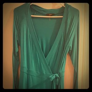 Wrap dress, long sleeves, deep v neck, knee length
