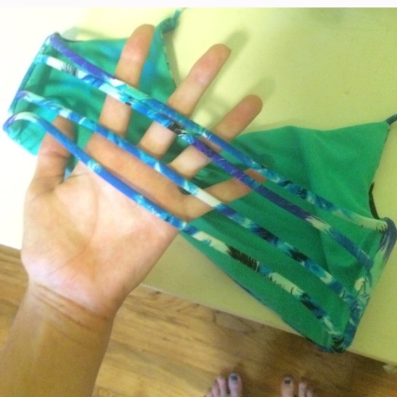 BACK UP FOR SALE bikini top - Picture 3 of 3