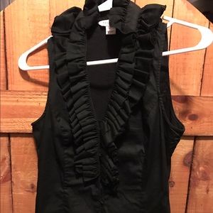 Sz 6, Black ruffle sleeveless blouse- so pretty!