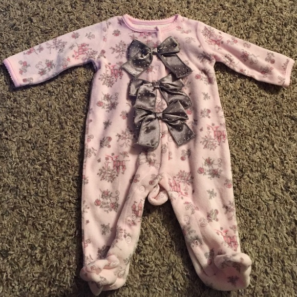 Cute footie sleep and play! Never worn