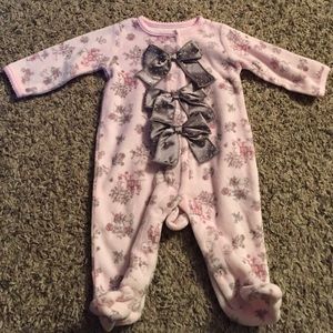 Cute footie sleep and play! Never worn